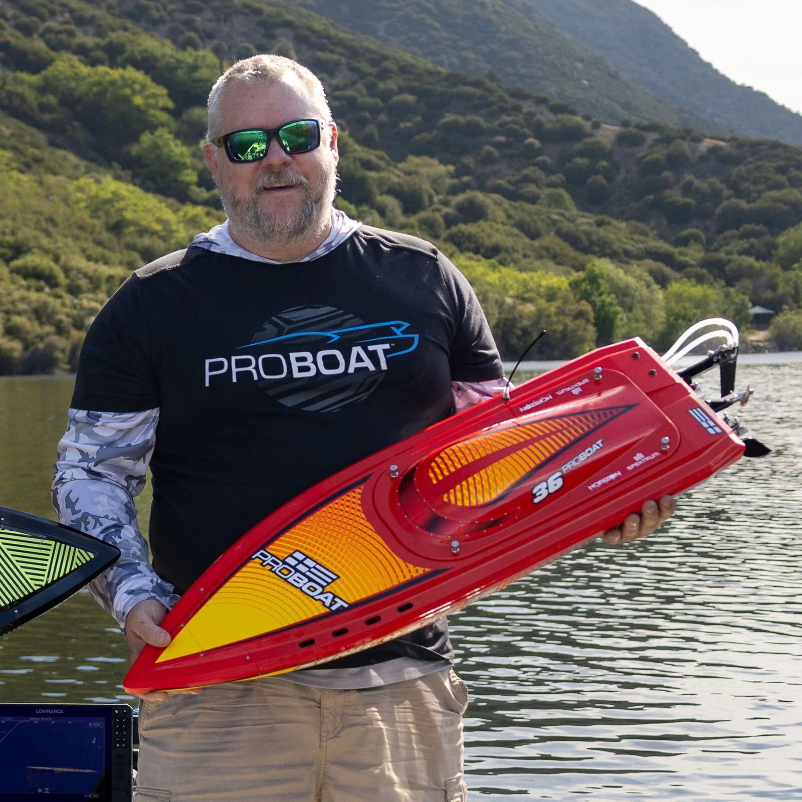 Bateau RC Sonicwake 36 V3 Brushless RTR ProBoat PRB-2171T2 - Image 3