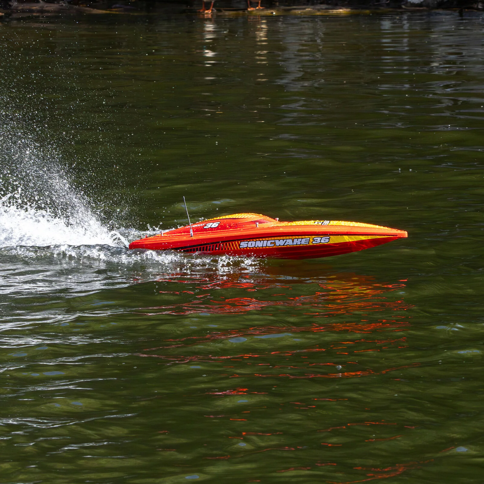 Bateau RC Sonicwake 36 V3 Brushless RTR ProBoat PRB-2171T2 - Image 6