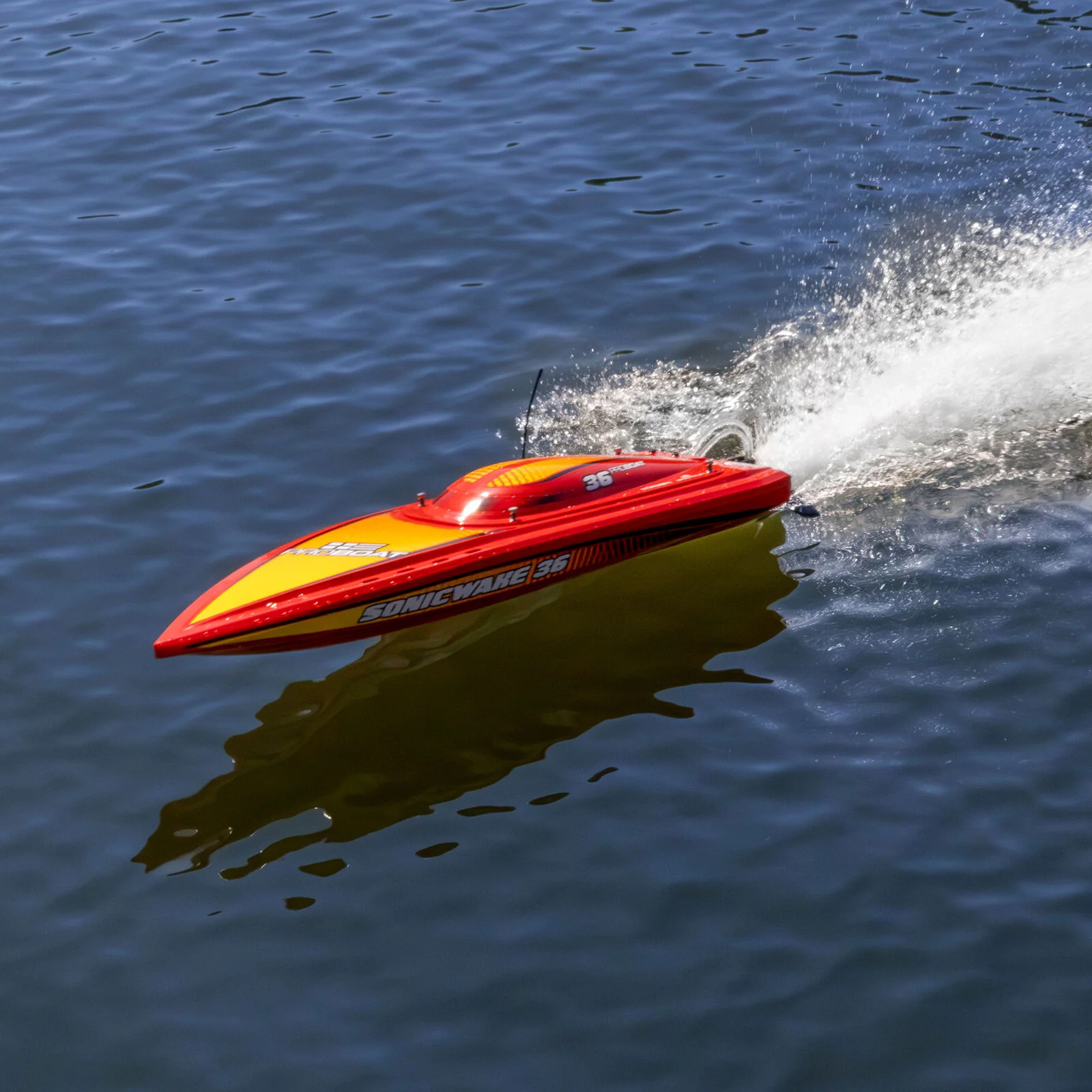 Bateau RC Sonicwake 36 V3 Brushless RTR ProBoat PRB-2171T2 - Image 9